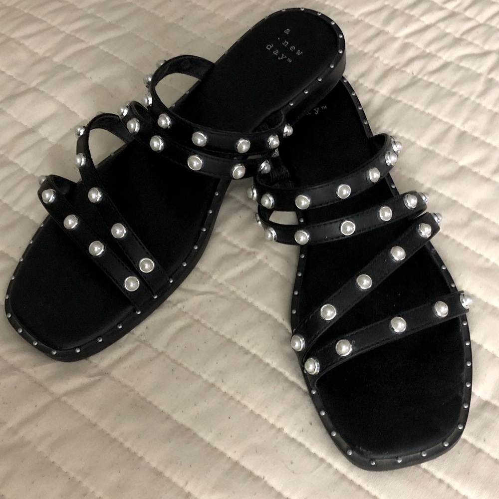 Black Sandals w/Pearl Stoned Straps